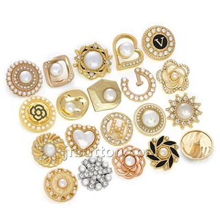 Palto uchun oltin tugmalar